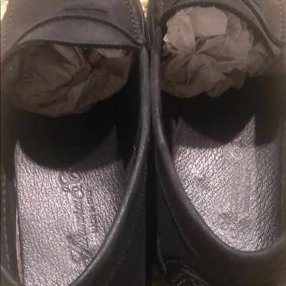 Men’s black slip on loafer; great condition - Picture 7 of 8